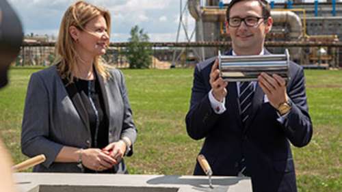 On Wednesday, 22 May 2019, the foundation stone for the nitrogen acid and neutralization facilities—the key stage of the project—was laid.